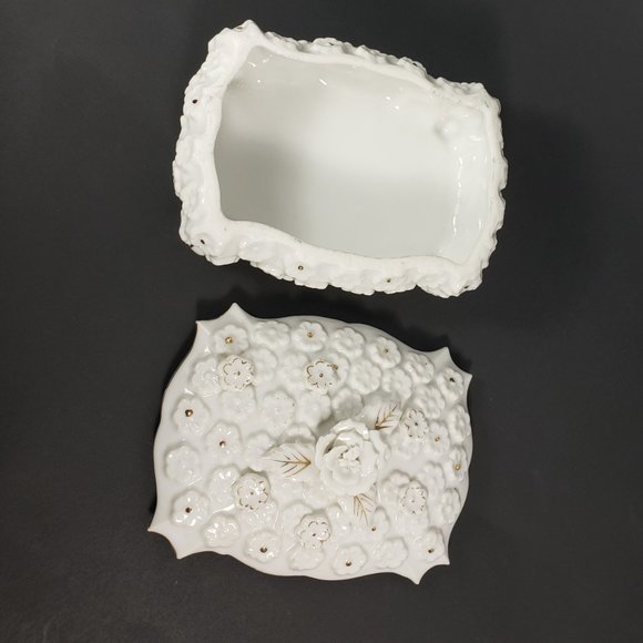 Collectible Ardalt Japan White Ceramic Jewelry Box with Roses and Gold Accents - Picture 5 of 8